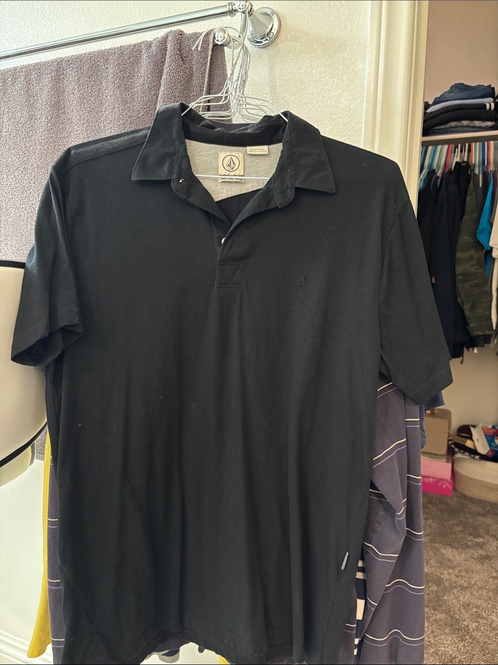 Men’s volcom polo shirt size large